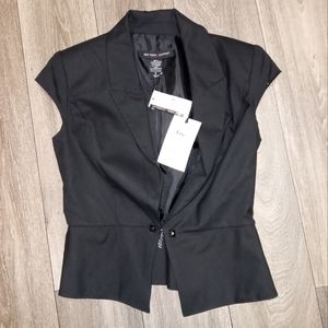 New York and company black cap sleeve jacket size 6 new with tags